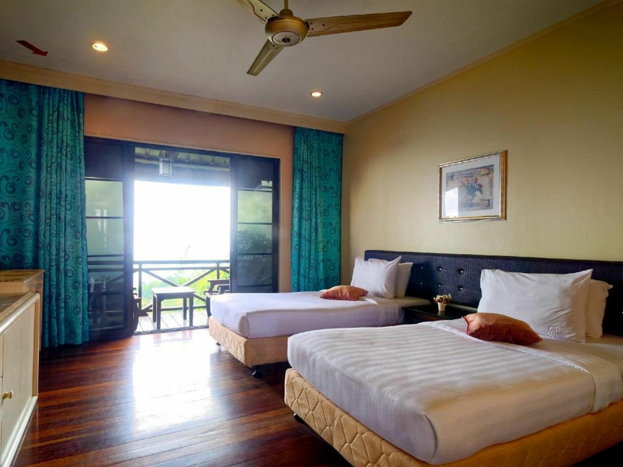 Kasih Sayang Hill Resort Kota Kinabalu Exterior photo